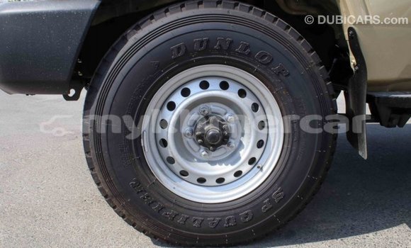 Acheter Import Voiture Toyota Land Cruiser Beige à Import - Dubai, Kampot Province Acheter Import Voiture Toyota Land Cruiser Beige à Import - Dubai, Kampot Province