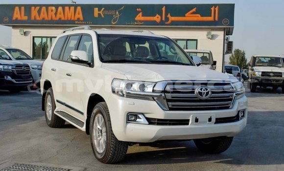 Buy Import Toyota Land Cruiser White Car in Import - Dubai in Kampot Province Buy Import Toyota Land Cruiser White Car in Import - Dubai in Kampot Province