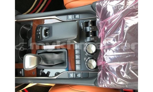 Acheter Import Voiture Lexus LX Blanc à Import - Dubai, Kampot Province Acheter Import Voiture Lexus LX Blanc à Import - Dubai, Kampot Province