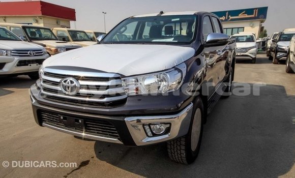Acheter Import Voiture Toyota Hilux Noir à Import - Dubai, Kampot Province Acheter Import Voiture Toyota Hilux Noir à Import - Dubai, Kampot Province
