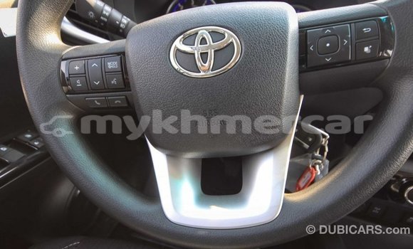 Acheter Import Voiture Toyota Hilux Noir à Import - Dubai, Kampot Province Acheter Import Voiture Toyota Hilux Noir à Import - Dubai, Kampot Province