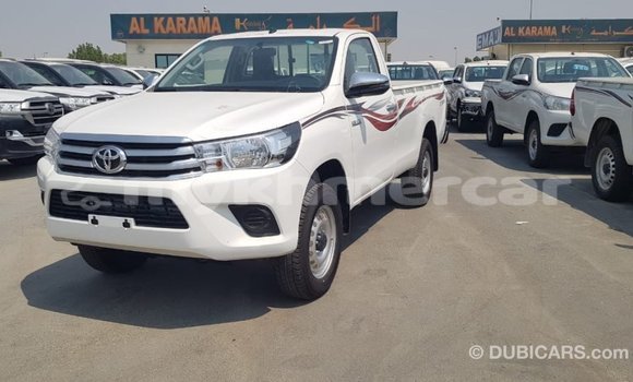 Acheter Import Voiture Toyota Hilux Blanc à Import - Dubai, Kampot Province Acheter Import Voiture Toyota Hilux Blanc à Import - Dubai, Kampot Province