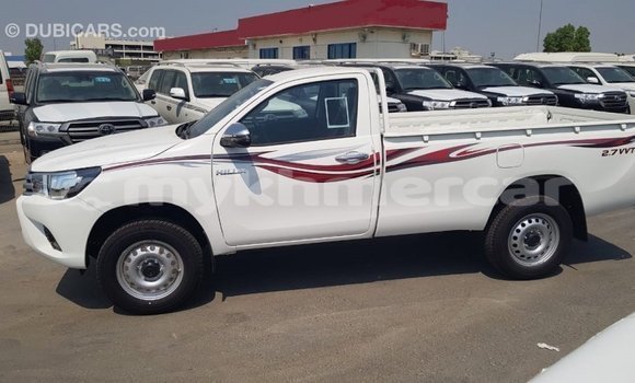 Acheter Import Voiture Toyota Hilux Blanc à Import - Dubai, Kampot Province Acheter Import Voiture Toyota Hilux Blanc à Import - Dubai, Kampot Province