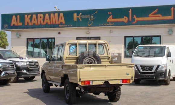 Acheter Import Voiture Toyota Land Cruiser Beige à Import - Dubai, Kampot Province Acheter Import Voiture Toyota Land Cruiser Beige à Import - Dubai, Kampot Province