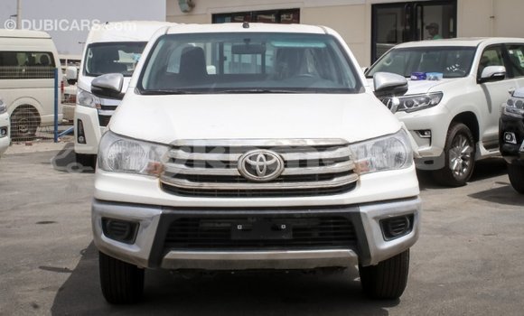 Acheter Import Voiture Toyota Hilux Blanc à Import - Dubai, Kampot Province Acheter Import Voiture Toyota Hilux Blanc à Import - Dubai, Kampot Province