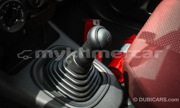 Acheter Import Voiture Toyota Hilux Blanc à Import - Dubai, Kampot Province Acheter Import Voiture Toyota Hilux Blanc à Import - Dubai, Kampot Province