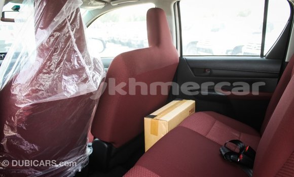 Acheter Import Voiture Toyota Hilux Blanc à Import - Dubai, Kampot Province Acheter Import Voiture Toyota Hilux Blanc à Import - Dubai, Kampot Province