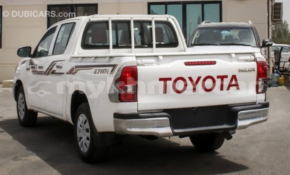 Acheter Import Voiture Toyota Hilux Blanc à Import - Dubai, Kampot Province Acheter Import Voiture Toyota Hilux Blanc à Import - Dubai, Kampot Province