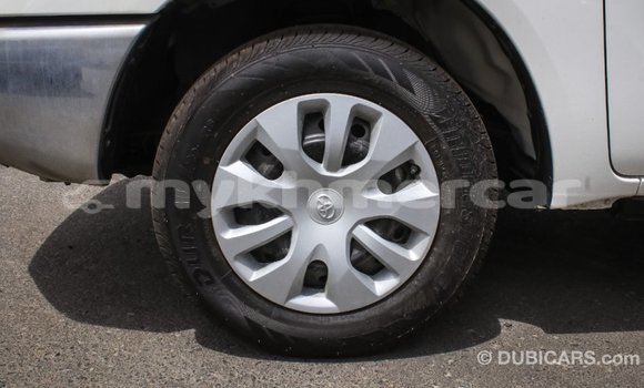 Acheter Import Voiture Toyota Hilux Blanc à Import - Dubai, Kampot Province Acheter Import Voiture Toyota Hilux Blanc à Import - Dubai, Kampot Province