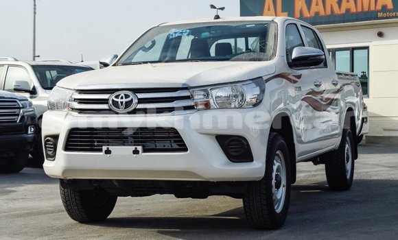 Acheter Import Voiture Toyota Hilux Blanc à Import - Dubai, Kampot Province Acheter Import Voiture Toyota Hilux Blanc à Import - Dubai, Kampot Province