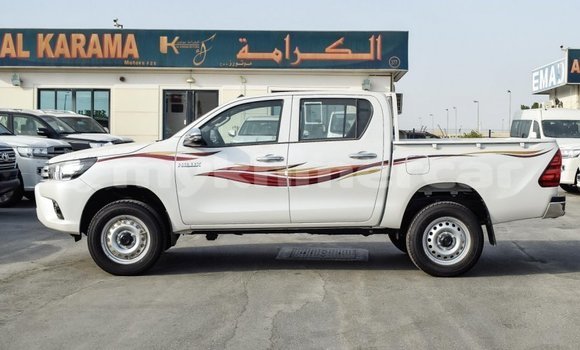 Acheter Import Voiture Toyota Hilux Blanc à Import - Dubai, Kampot Province Acheter Import Voiture Toyota Hilux Blanc à Import - Dubai, Kampot Province