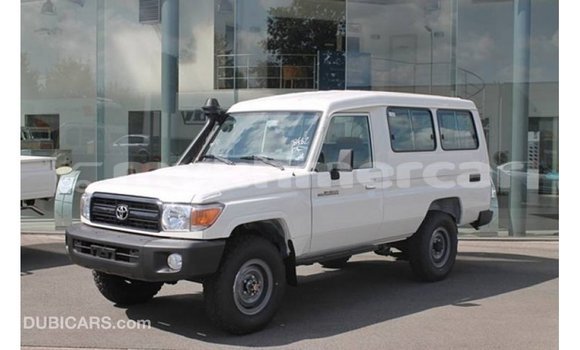 Buy Import Toyota Land Cruiser White Car in Import - Dubai in Kampot Province Buy Import Toyota Land Cruiser White Car in Import - Dubai in Kampot Province