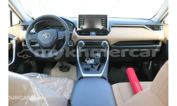 Buy Import Toyota HiAce White Truck in Import - Dubai in Kampot Province Buy Import Toyota HiAce White Truck in Import - Dubai in Kampot Province