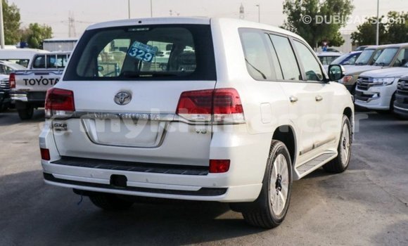 Buy Import Toyota Land Cruiser White Car in Import - Dubai in Kampot Province Buy Import Toyota Land Cruiser White Car in Import - Dubai in Kampot Province