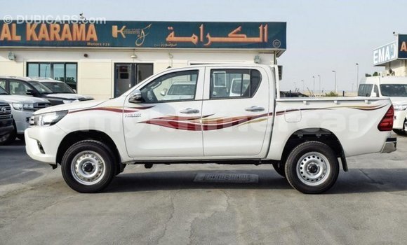 Acheter Import Voiture Toyota Hilux Blanc à Import - Dubai, Kampot Province Acheter Import Voiture Toyota Hilux Blanc à Import - Dubai, Kampot Province