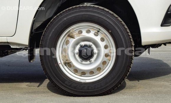 Acheter Import Voiture Toyota Hilux Blanc à Import - Dubai, Kampot Province Acheter Import Voiture Toyota Hilux Blanc à Import - Dubai, Kampot Province