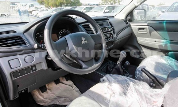 Buy Import Mitsubishi L200 White Car in Import - Dubai in Kampot Province