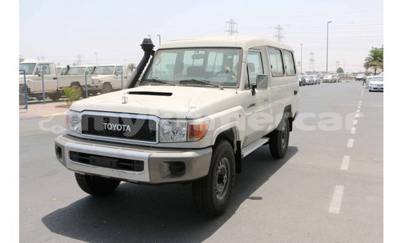 Buy Import Toyota Land Cruiser White Car in Import - Dubai in Kampot Province Buy Import Toyota Land Cruiser White Car in Import - Dubai in Kampot Province