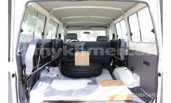 Buy Import Toyota Land Cruiser White Car in Import - Dubai in Kampot Province Buy Import Toyota Land Cruiser White Car in Import - Dubai in Kampot Province