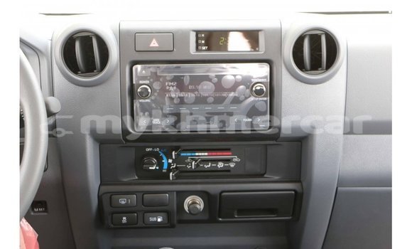 Buy Import Toyota Land Cruiser White Car in Import - Dubai in Kampot Province Buy Import Toyota Land Cruiser White Car in Import - Dubai in Kampot Province