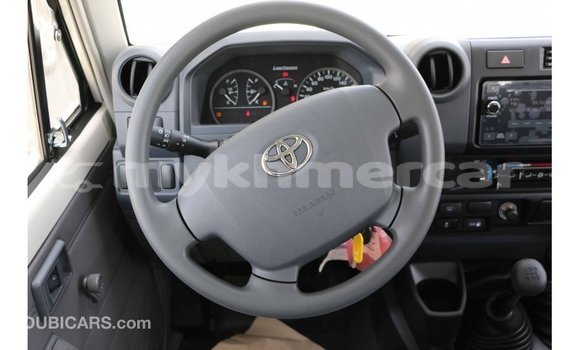 Buy Import Toyota Land Cruiser White Car in Import - Dubai in Kampot Province Buy Import Toyota Land Cruiser White Car in Import - Dubai in Kampot Province