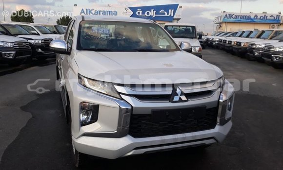 Buy Import Mitsubishi L200 White Car in Import - Dubai in Kampot Province Buy Import Mitsubishi L200 White Car in Import - Dubai in Kampot Province