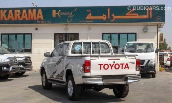 Acheter Import Voiture Toyota Hilux Blanc à Import - Dubai, Kampot Province Acheter Import Voiture Toyota Hilux Blanc à Import - Dubai, Kampot Province