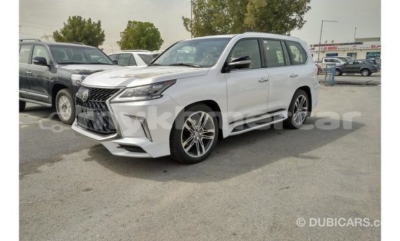 Acheter Import Voiture Lexus LX Blanc à Import - Dubai, Kampot Province Acheter Import Voiture Lexus LX Blanc à Import - Dubai, Kampot Province