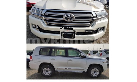 Acheter Import Voiture Toyota Land Cruiser Blanc à Import - Dubai, Kampot Province Acheter Import Voiture Toyota Land Cruiser Blanc à Import - Dubai, Kampot Province