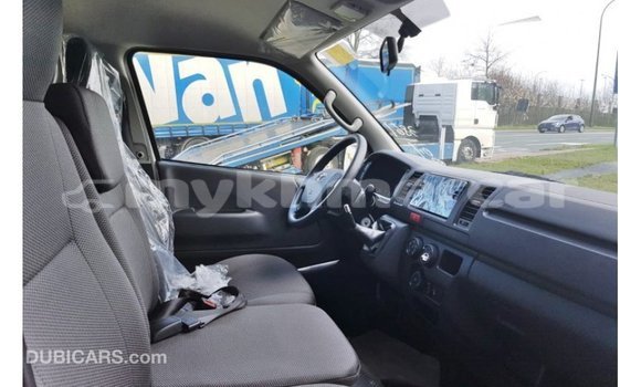 Acheter Import Voiture Toyota Hiace Blanc à Import - Dubai, Kampot Province Acheter Import Voiture Toyota Hiace Blanc à Import - Dubai, Kampot Province