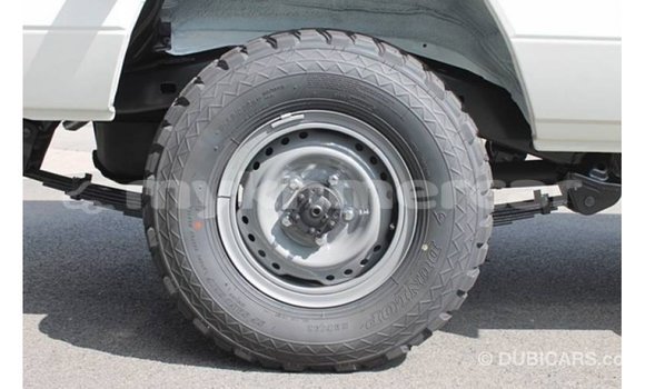 Buy Import Toyota Land Cruiser White Car in Import - Dubai in Kampot Province Buy Import Toyota Land Cruiser White Car in Import - Dubai in Kampot Province
