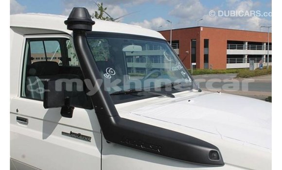 Buy Import Toyota Land Cruiser White Car in Import - Dubai in Kampot Province Buy Import Toyota Land Cruiser White Car in Import - Dubai in Kampot Province