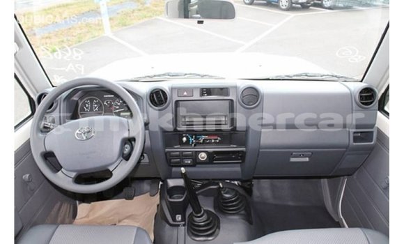 Buy Import Toyota Land Cruiser White Car in Import - Dubai in Kampot Province Buy Import Toyota Land Cruiser White Car in Import - Dubai in Kampot Province