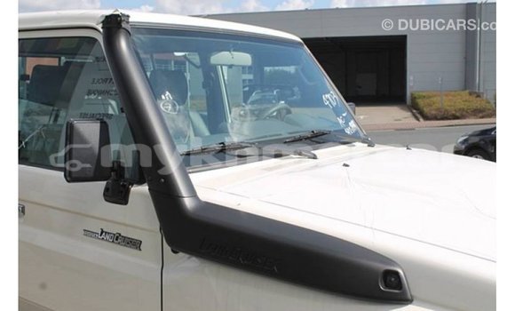Buy Import Toyota Land Cruiser White Car in Import - Dubai in Kampot Province Buy Import Toyota Land Cruiser White Car in Import - Dubai in Kampot Province