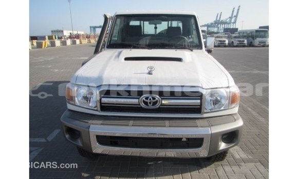 Acheter Import Voiture Toyota Land Cruiser Blanc à Import - Dubai, Kampot Province Acheter Import Voiture Toyota Land Cruiser Blanc à Import - Dubai, Kampot Province
