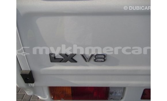 Acheter Import Voiture Toyota Land Cruiser Blanc à Import - Dubai, Kampot Province Acheter Import Voiture Toyota Land Cruiser Blanc à Import - Dubai, Kampot Province