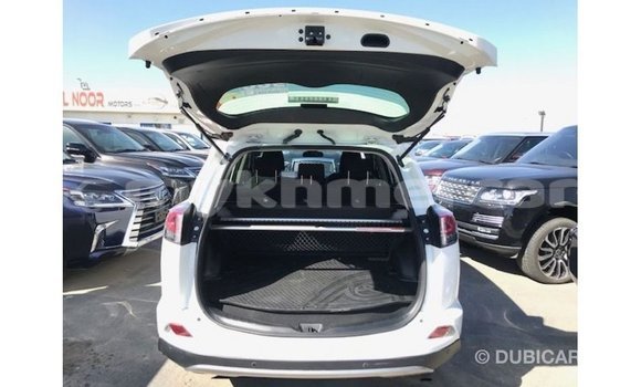 ទិញ នាំចូល Toyota HiAce White ឡានដឹកទំនិញ} ក្នុង Import - Dubai ក្នុង Kampot Province ទិញ នាំចូល Toyota HiAce White ឡានដឹកទំនិញ} ក្នុង Import - Dubai ក្នុង Kampot Province