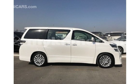 Acheter Import Voiture Toyota Vellfire Blanc à Import - Dubai, Kampot Province Acheter Import Voiture Toyota Vellfire Blanc à Import - Dubai, Kampot Province