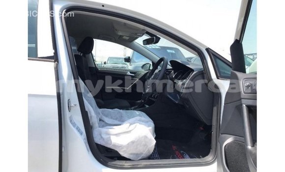 Buy Import Volkswagen Golf White Car in Import - Dubai in Kampot Province Buy Import Volkswagen Golf White Car in Import - Dubai in Kampot Province