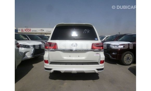 ទិញ នាំចូល Toyota Land Cruiser White ឡាន} ក្នុង Import - Dubai ក្នុង Kampot Province ទិញ នាំចូល Toyota Land Cruiser White ឡាន} ក្នុង Import - Dubai ក្នុង Kampot Province