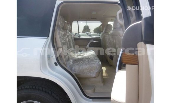 ទិញ នាំចូល Toyota Land Cruiser White ឡាន} ក្នុង Import - Dubai ក្នុង Kampot Province ទិញ នាំចូល Toyota Land Cruiser White ឡាន} ក្នុង Import - Dubai ក្នុង Kampot Province