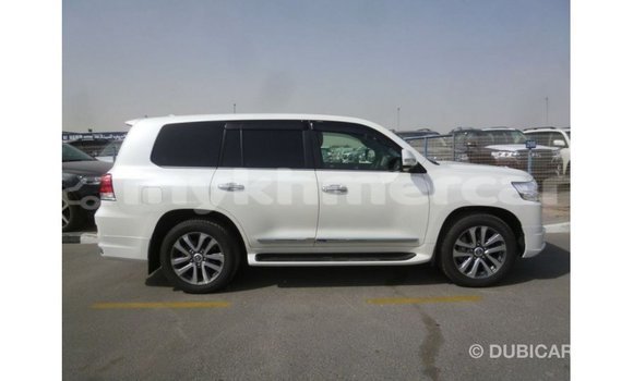ទិញ នាំចូល Toyota Land Cruiser White ឡាន} ក្នុង Import - Dubai ក្នុង Kampot Province ទិញ នាំចូល Toyota Land Cruiser White ឡាន} ក្នុង Import - Dubai ក្នុង Kampot Province