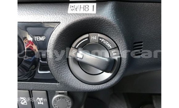 Acheter Import Voiture Toyota Hilux Noir à Import - Dubai, Kampot Province Acheter Import Voiture Toyota Hilux Noir à Import - Dubai, Kampot Province