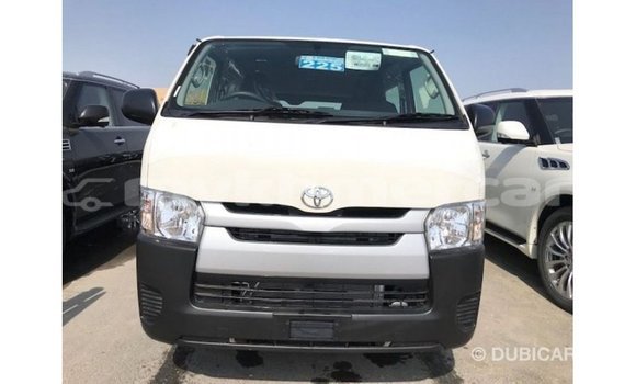 Acheter Import Voiture Toyota Hiace Blanc à Import - Dubai, Kampot Province Acheter Import Voiture Toyota Hiace Blanc à Import - Dubai, Kampot Province