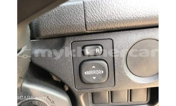 Acheter Import Voiture Toyota Hiace Blanc à Import - Dubai, Kampot Province Acheter Import Voiture Toyota Hiace Blanc à Import - Dubai, Kampot Province