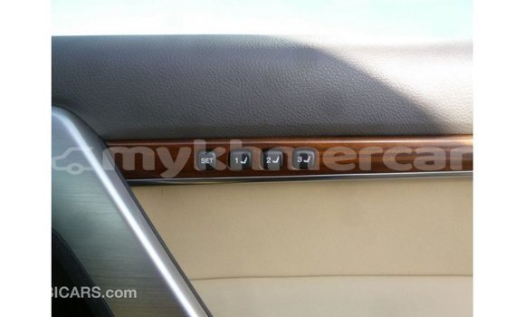 Acheter Import Voiture Toyota Land Cruiser Noir à Import - Dubai, Kampot Province Acheter Import Voiture Toyota Land Cruiser Noir à Import - Dubai, Kampot Province