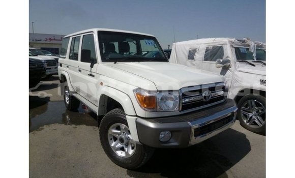 Buy Import Toyota Land Cruiser White Car in Import - Dubai in Kampot Province Buy Import Toyota Land Cruiser White Car in Import - Dubai in Kampot Province