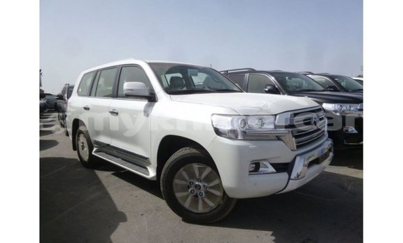 Buy Import Toyota Land Cruiser White Car in Import - Dubai in Kampot Province Buy Import Toyota Land Cruiser White Car in Import - Dubai in Kampot Province