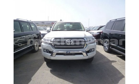 Buy Import Toyota Land Cruiser White Car in Import - Dubai in Kampot Province Buy Import Toyota Land Cruiser White Car in Import - Dubai in Kampot Province