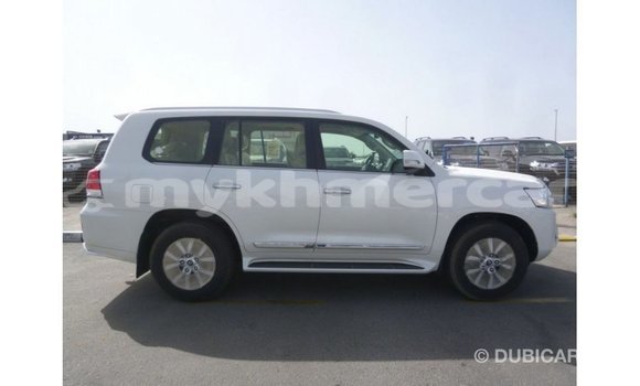 Buy Import Toyota Land Cruiser White Car in Import - Dubai in Kampot Province Buy Import Toyota Land Cruiser White Car in Import - Dubai in Kampot Province